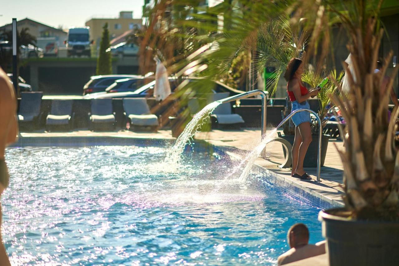 Sara Blu Apartment Spa And Pool Beach Resort Mamaia Bagian luar foto